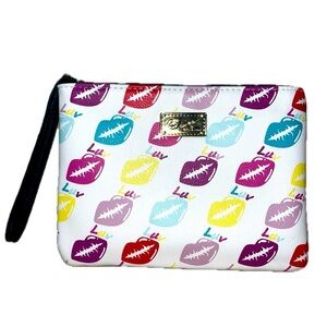 Betsey Johnson Luv Lips Wristlet Zip Purse